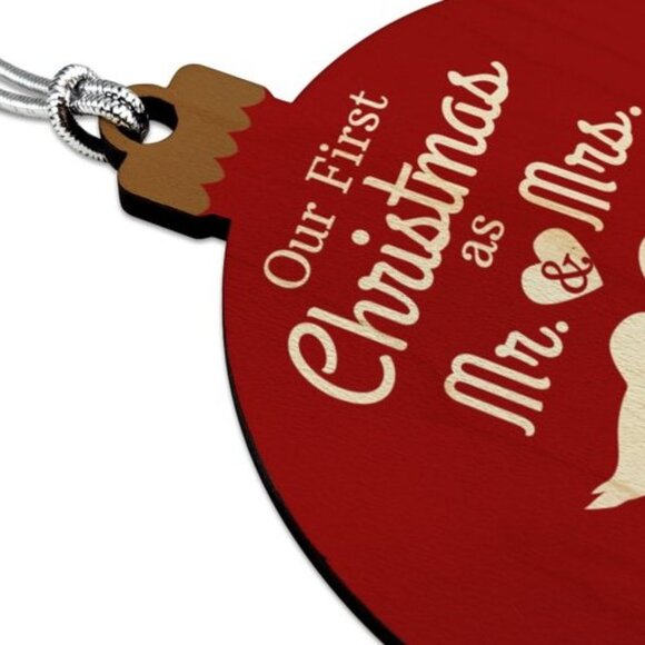 OUR FIRST CHRISTMAS MR AND MRS 2020 KISSING BIRDS WOOD RED - Picture 2 of 7